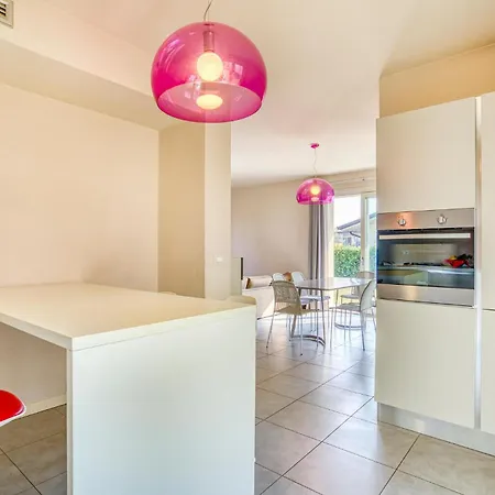 Amazing In Puegnago Sul Garda With Kitchen Raffa