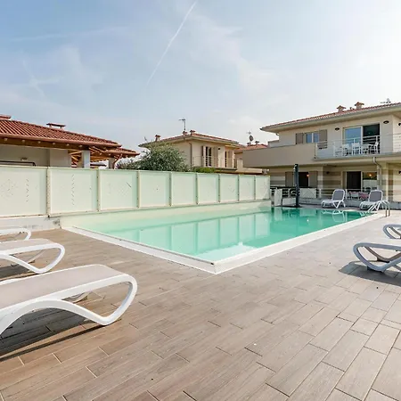 Amazing In Puegnago Sul Garda With Kitchen Holiday home