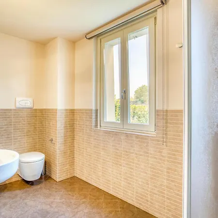 Amazing In Puegnago Sul Garda With Kitchen * Раффа